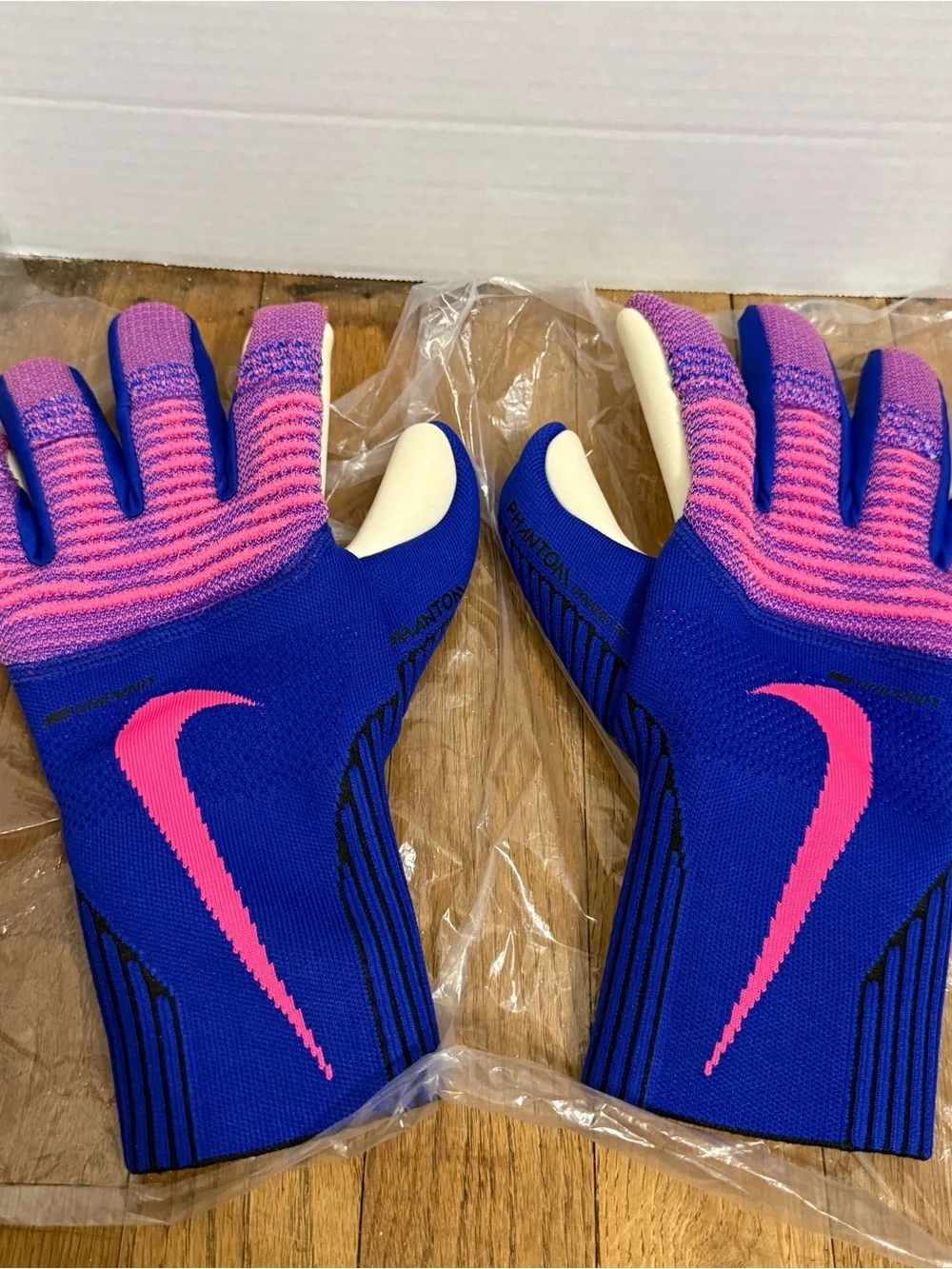 Nike Phantom Dynamic Fit Goalkeeper Soccer Gloves Blue Size 9 [IF8190-458]